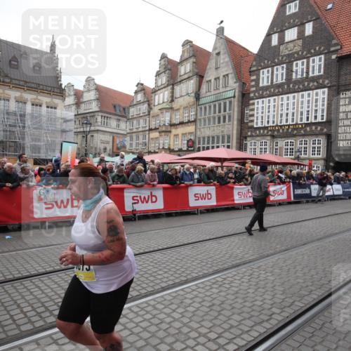 05.10.2025 - 20. swb-Marathon Bremen Yannick Fuchs http://msf.ph/oto/9311124 05.10.2025 11:26:19 Ziel 10373 meine-sportfotos.de