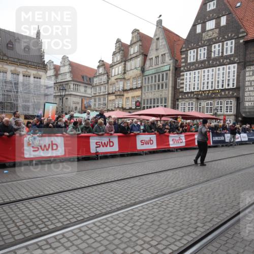 05.10.2025 - 20. swb-Marathon Bremen Yannick Fuchs http://msf.ph/oto/9311126 05.10.2025 11:26:20 Ziel 10373 meine-sportfotos.de