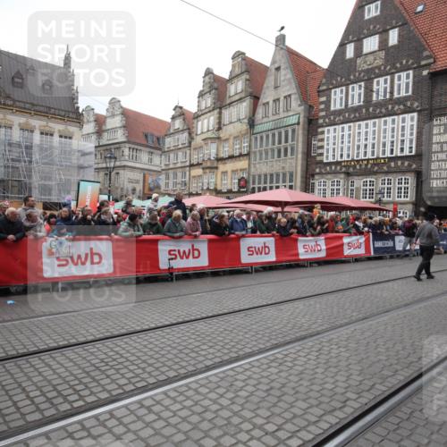 05.10.2025 - 20. swb-Marathon Bremen Yannick Fuchs http://msf.ph/oto/9311135 05.10.2025 11:26:22 Ziel 11326 meine-sportfotos.de