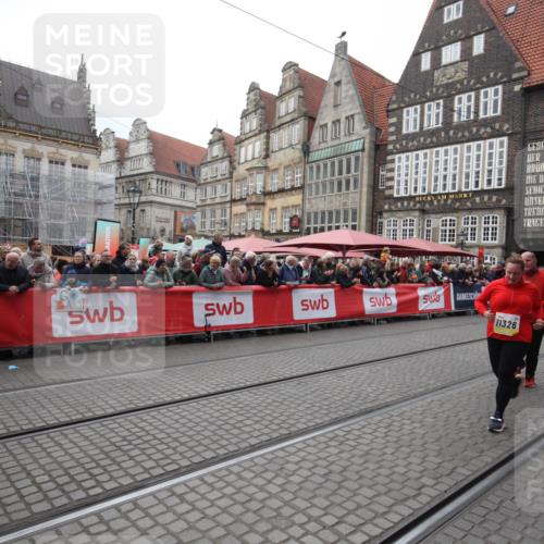 05.10.2025 - 20. swb-Marathon Bremen Yannick Fuchs http://msf.ph/oto/9311149 05.10.2025 11:26:26 Ziel 9352, 11326 meine-sportfotos.de