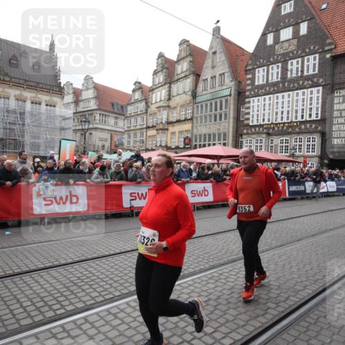 05.10.2025 - 20. swb-Marathon Bremen Yannick Fuchs http://msf.ph/oto/9311153 05.10.2025 11:26:28 Ziel 9352, 11326 meine-sportfotos.de