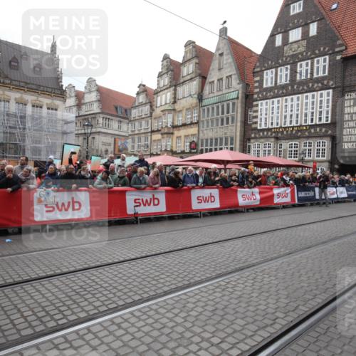 05.10.2025 - 20. swb-Marathon Bremen Yannick Fuchs http://msf.ph/oto/9311168 05.10.2025 11:26:32 Ziel 9941 meine-sportfotos.de