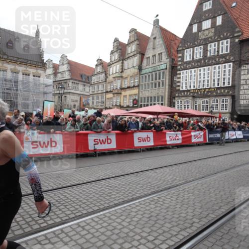 05.10.2025 - 20. swb-Marathon Bremen Yannick Fuchs http://msf.ph/oto/9311188 05.10.2025 11:26:37 Ziel 9941 meine-sportfotos.de