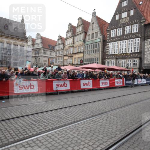 05.10.2025 - 20. swb-Marathon Bremen Yannick Fuchs http://msf.ph/oto/9311233 05.10.2025 11:26:49 Ziel  meine-sportfotos.de