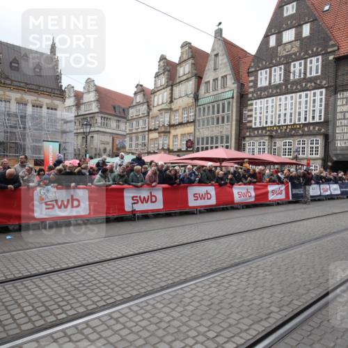 05.10.2025 - 20. swb-Marathon Bremen Yannick Fuchs http://msf.ph/oto/9311296 05.10.2025 11:27:06 Ziel  meine-sportfotos.de