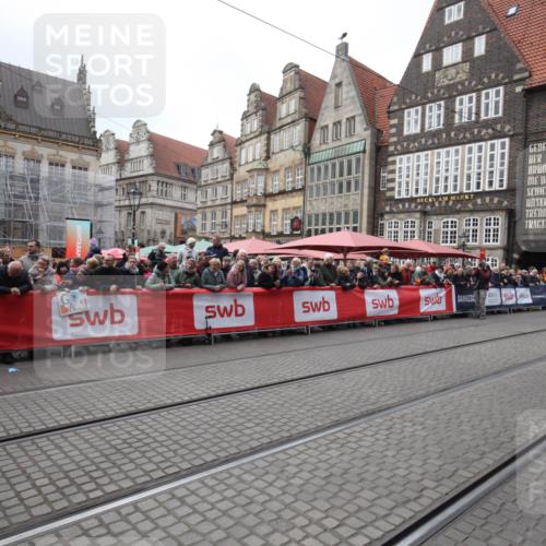05.10.2025 - 20. swb-Marathon Bremen Yannick Fuchs http://msf.ph/oto/9311300 05.10.2025 11:27:07 Ziel  meine-sportfotos.de