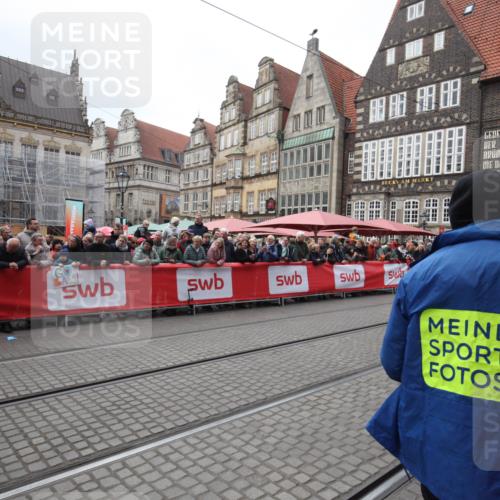 05.10.2025 - 20. swb-Marathon Bremen Yannick Fuchs http://msf.ph/oto/9311305 05.10.2025 11:27:09 Ziel  meine-sportfotos.de