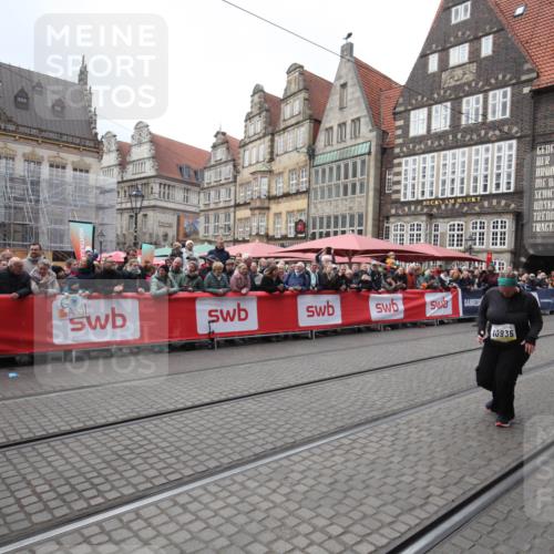 05.10.2025 - 20. swb-Marathon Bremen Yannick Fuchs http://msf.ph/oto/9311418 05.10.2025 11:27:39 Ziel 10935 meine-sportfotos.de