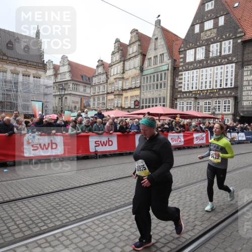 05.10.2025 - 20. swb-Marathon Bremen Yannick Fuchs http://msf.ph/oto/9311424 05.10.2025 11:27:40 Ziel 10935 meine-sportfotos.de