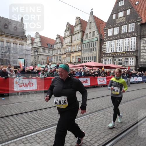 05.10.2025 - 20. swb-Marathon Bremen Yannick Fuchs http://msf.ph/oto/9311426 05.10.2025 11:27:40 Ziel 10935 meine-sportfotos.de
