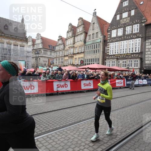 05.10.2025 - 20. swb-Marathon Bremen Yannick Fuchs http://msf.ph/oto/9311427 05.10.2025 11:27:40 Ziel 10935 meine-sportfotos.de