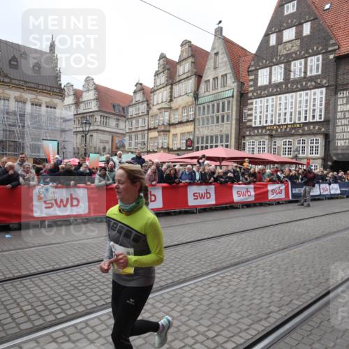 05.10.2025 - 20. swb-Marathon Bremen Yannick Fuchs http://msf.ph/oto/9311430 05.10.2025 11:27:41 Ziel 10935 meine-sportfotos.de