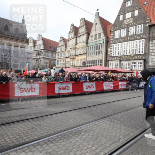 05.10.2025 - 20. swb-Marathon Bremen Yannick Fuchs http://msf.ph/oto/9311453 05.10.2025 11:28:37 Ziel  meine-sportfotos.de