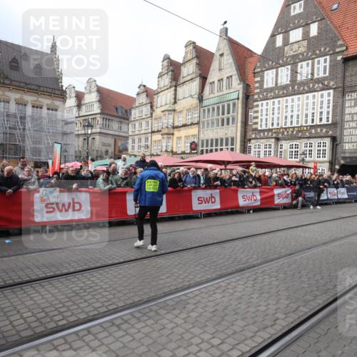 05.10.2025 - 20. swb-Marathon Bremen Yannick Fuchs http://msf.ph/oto/9311464 05.10.2025 11:28:40 Ziel  meine-sportfotos.de