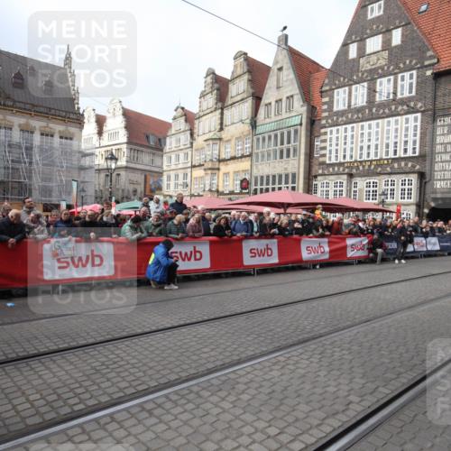 05.10.2025 - 20. swb-Marathon Bremen Yannick Fuchs http://msf.ph/oto/9311472 05.10.2025 11:28:44 Ziel  meine-sportfotos.de