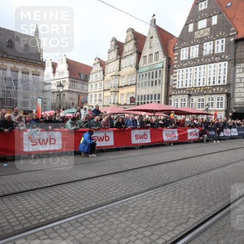 05.10.2025 - 20. swb-Marathon Bremen Yannick Fuchs http://msf.ph/oto/9311473 05.10.2025 11:28:44 Ziel  meine-sportfotos.de