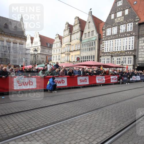 05.10.2025 - 20. swb-Marathon Bremen Yannick Fuchs http://msf.ph/oto/9311475 05.10.2025 11:28:44 Ziel  meine-sportfotos.de