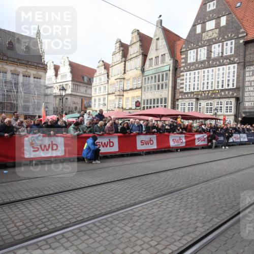 05.10.2025 - 20. swb-Marathon Bremen Yannick Fuchs http://msf.ph/oto/9311480 05.10.2025 11:28:45 Ziel  meine-sportfotos.de