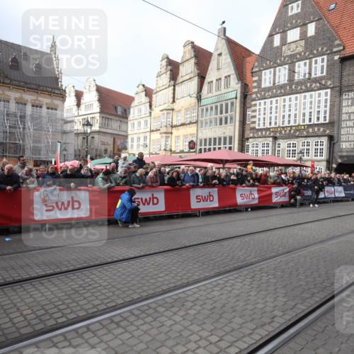 05.10.2025 - 20. swb-Marathon Bremen Yannick Fuchs http://msf.ph/oto/9311482 05.10.2025 11:28:45 Ziel  meine-sportfotos.de