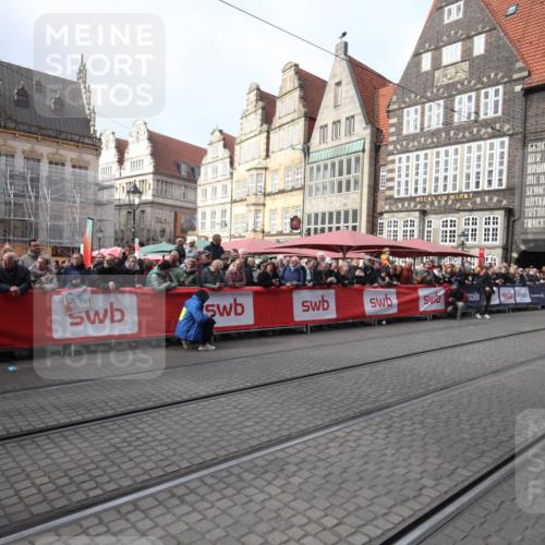 05.10.2025 - 20. swb-Marathon Bremen Yannick Fuchs http://msf.ph/oto/9311486 05.10.2025 11:28:46 Ziel  meine-sportfotos.de