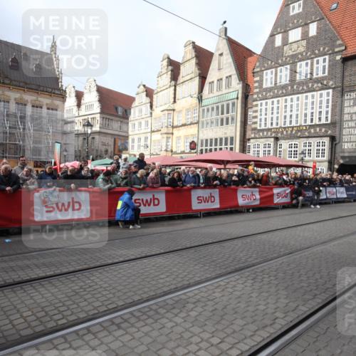05.10.2025 - 20. swb-Marathon Bremen Yannick Fuchs http://msf.ph/oto/9311490 05.10.2025 11:28:46 Ziel  meine-sportfotos.de