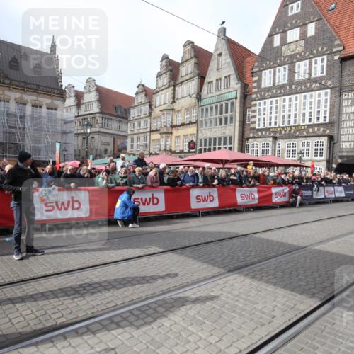 05.10.2025 - 20. swb-Marathon Bremen Yannick Fuchs http://msf.ph/oto/9311519 05.10.2025 11:28:53 Ziel  meine-sportfotos.de