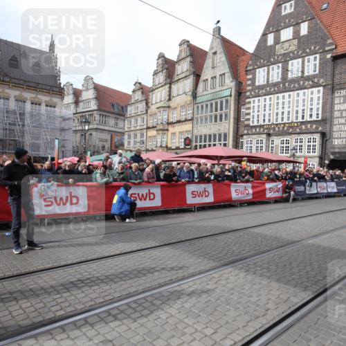 05.10.2025 - 20. swb-Marathon Bremen Yannick Fuchs http://msf.ph/oto/9311523 05.10.2025 11:28:53 Ziel  meine-sportfotos.de