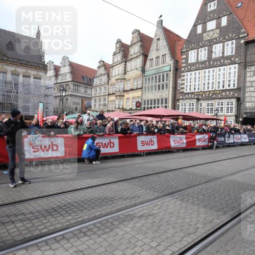 05.10.2025 - 20. swb-Marathon Bremen Yannick Fuchs http://msf.ph/oto/9311525 05.10.2025 11:28:53 Ziel  meine-sportfotos.de