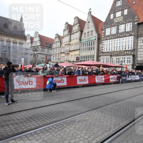 05.10.2025 - 20. swb-Marathon Bremen Yannick Fuchs http://msf.ph/oto/9311527 05.10.2025 11:28:54 Ziel 10579 meine-sportfotos.de