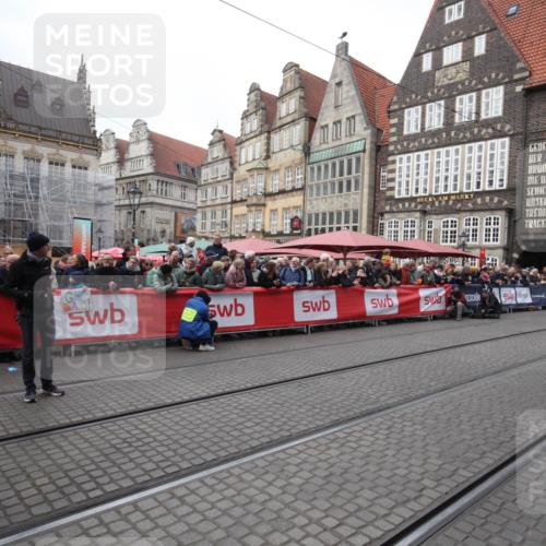 05.10.2025 - 20. swb-Marathon Bremen Yannick Fuchs http://msf.ph/oto/9311589 05.10.2025 11:29:06 Ziel  meine-sportfotos.de