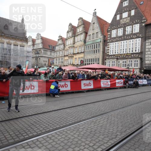 05.10.2025 - 20. swb-Marathon Bremen Yannick Fuchs http://msf.ph/oto/9311603 05.10.2025 11:29:08 Ziel  meine-sportfotos.de