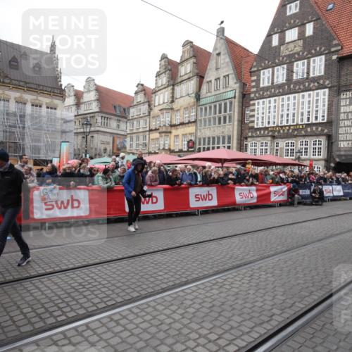 05.10.2025 - 20. swb-Marathon Bremen Yannick Fuchs http://msf.ph/oto/9311624 05.10.2025 11:29:11 Ziel 7174 meine-sportfotos.de