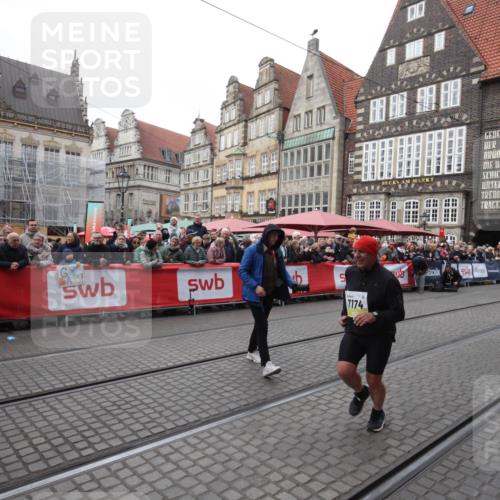05.10.2025 - 20. swb-Marathon Bremen Yannick Fuchs http://msf.ph/oto/9311640 05.10.2025 11:29:13 Ziel 7174 meine-sportfotos.de