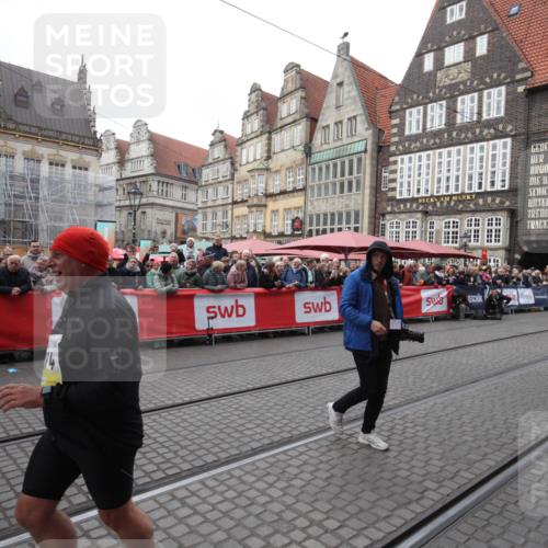 05.10.2025 - 20. swb-Marathon Bremen Yannick Fuchs http://msf.ph/oto/9311646 05.10.2025 11:29:14 Ziel 7174 meine-sportfotos.de