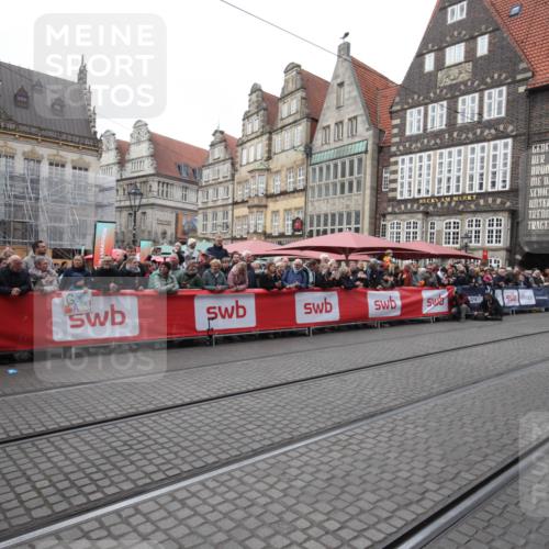 05.10.2025 - 20. swb-Marathon Bremen Yannick Fuchs http://msf.ph/oto/9311675 05.10.2025 11:29:18 Ziel 9559 meine-sportfotos.de