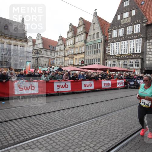 05.10.2025 - 20. swb-Marathon Bremen Yannick Fuchs http://msf.ph/oto/9311686 05.10.2025 11:29:19 Ziel 9559 meine-sportfotos.de