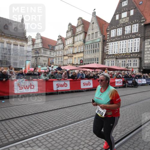 05.10.2025 - 20. swb-Marathon Bremen Yannick Fuchs http://msf.ph/oto/9311690 05.10.2025 11:29:20 Ziel 9257, 9559 meine-sportfotos.de