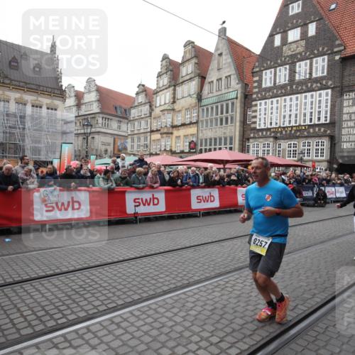 05.10.2025 - 20. swb-Marathon Bremen Yannick Fuchs http://msf.ph/oto/9311722 05.10.2025 11:29:25 Ziel 9257, 10482 meine-sportfotos.de