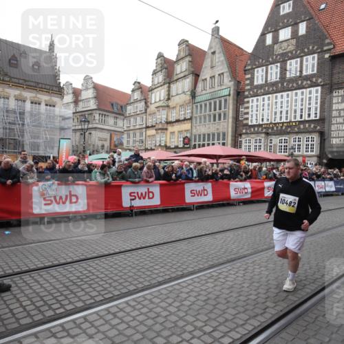 05.10.2025 - 20. swb-Marathon Bremen Yannick Fuchs http://msf.ph/oto/9311731 05.10.2025 11:29:27 Ziel 10482 meine-sportfotos.de