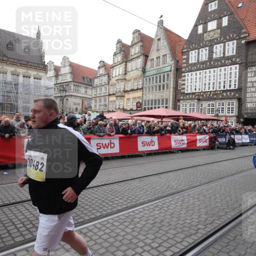05.10.2025 - 20. swb-Marathon Bremen Yannick Fuchs http://msf.ph/oto/9311743 05.10.2025 11:29:28 Ziel 10482 meine-sportfotos.de