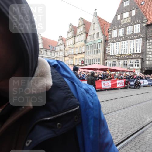 05.10.2025 - 20. swb-Marathon Bremen Yannick Fuchs http://msf.ph/oto/9311758 05.10.2025 11:29:30 Ziel  meine-sportfotos.de