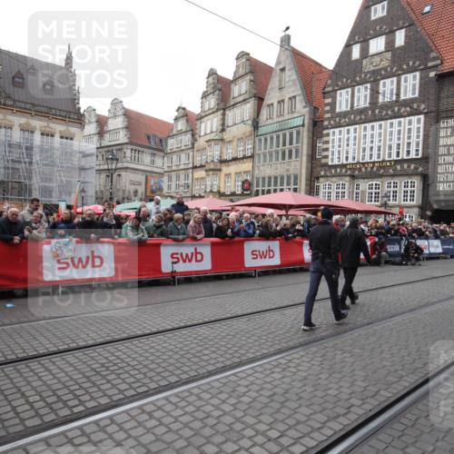 05.10.2025 - 20. swb-Marathon Bremen Yannick Fuchs http://msf.ph/oto/9311770 05.10.2025 11:29:31 Ziel 10401 meine-sportfotos.de