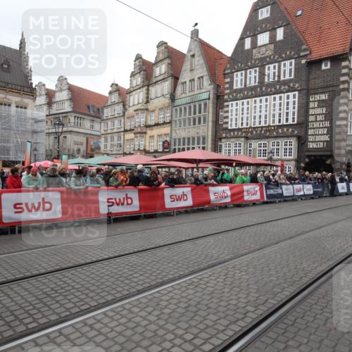 05.10.2025 - 20. swb-Marathon Bremen Yannick Fuchs http://msf.ph/oto/9311782 05.10.2025 11:56:53 Ziel  meine-sportfotos.de