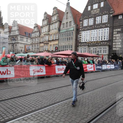 05.10.2025 - 20. swb-Marathon Bremen Yannick Fuchs http://msf.ph/oto/9311795 05.10.2025 12:16:57 Ziel  meine-sportfotos.de