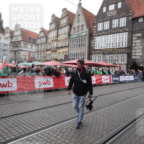 05.10.2025 - 20. swb-Marathon Bremen Yannick Fuchs http://msf.ph/oto/9311797 05.10.2025 12:16:57 Ziel  meine-sportfotos.de