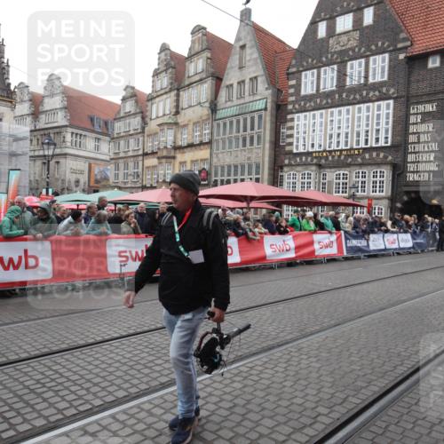 05.10.2025 - 20. swb-Marathon Bremen Yannick Fuchs http://msf.ph/oto/9311800 05.10.2025 12:16:58 Ziel  meine-sportfotos.de