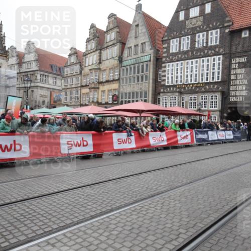 05.10.2025 - 20. swb-Marathon Bremen Yannick Fuchs http://msf.ph/oto/9311833 05.10.2025 12:23:20 Ziel  meine-sportfotos.de