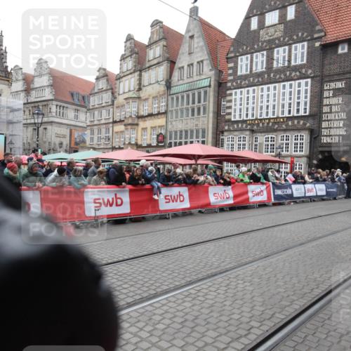 05.10.2025 - 20. swb-Marathon Bremen Yannick Fuchs http://msf.ph/oto/9311837 05.10.2025 12:27:02 Ziel  meine-sportfotos.de