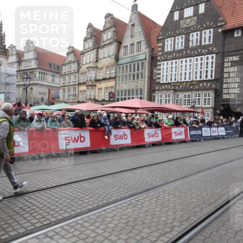 05.10.2025 - 20. swb-Marathon Bremen Yannick Fuchs http://msf.ph/oto/9311854 05.10.2025 12:32:23 Ziel  meine-sportfotos.de