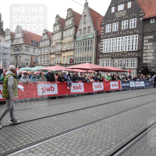 05.10.2025 - 20. swb-Marathon Bremen Yannick Fuchs http://msf.ph/oto/9311856 05.10.2025 12:32:23 Ziel  meine-sportfotos.de
